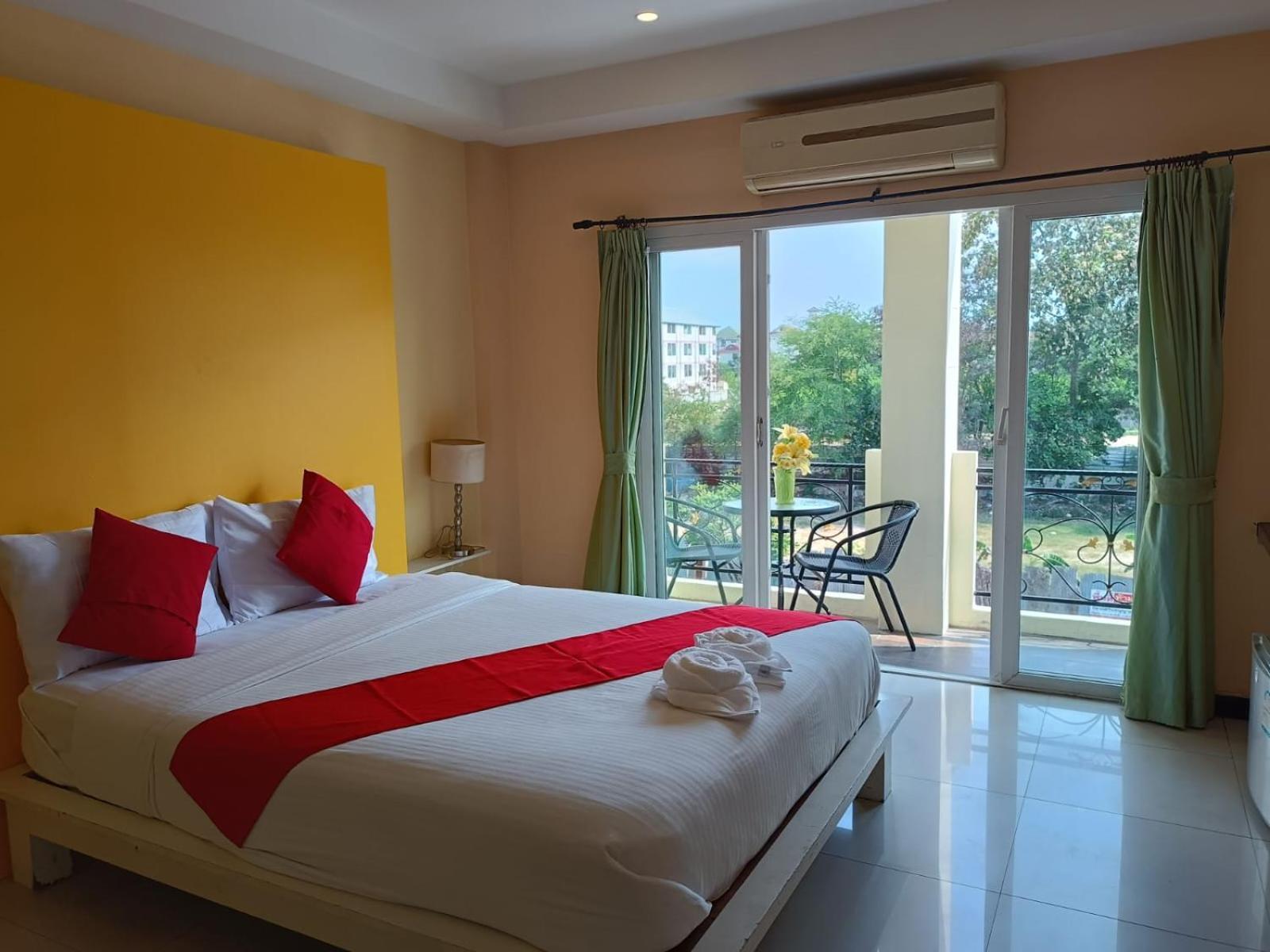 Aura Inn Rooms Патая Екстериор снимка