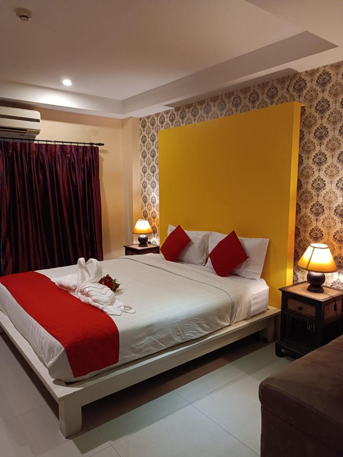 Aura Inn Rooms Патая Екстериор снимка