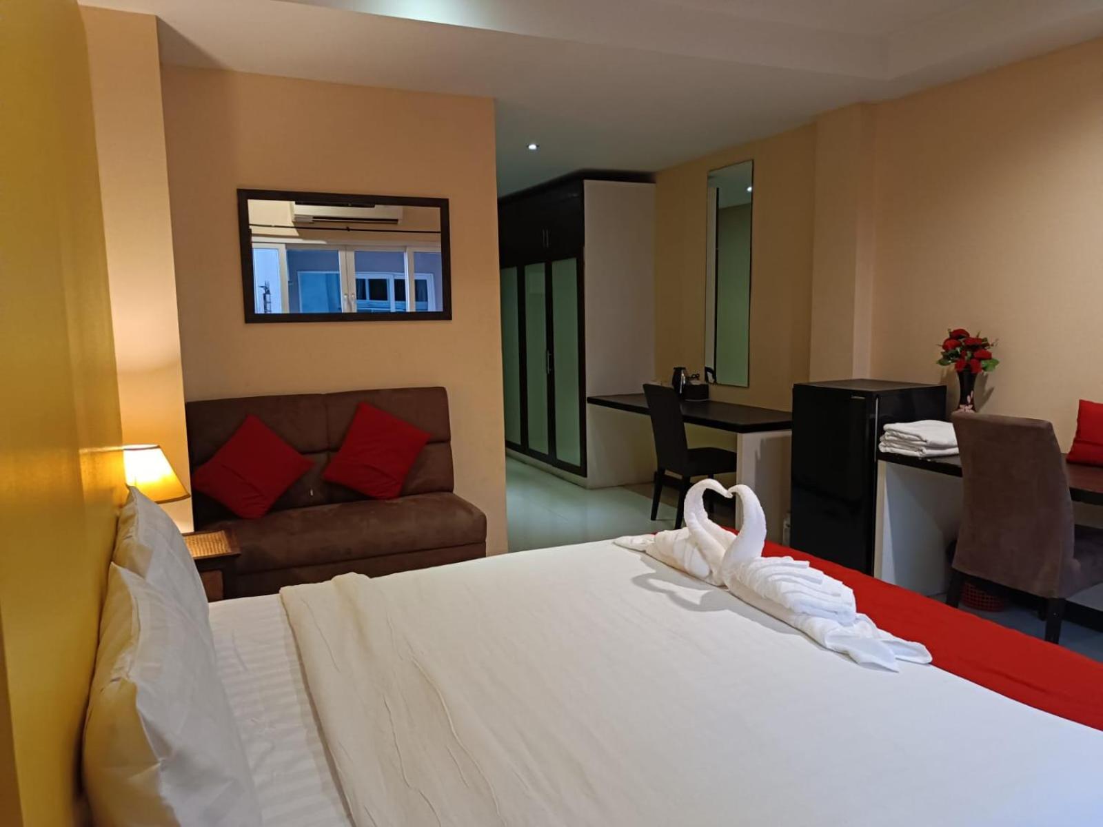 Aura Inn Rooms Патая Екстериор снимка