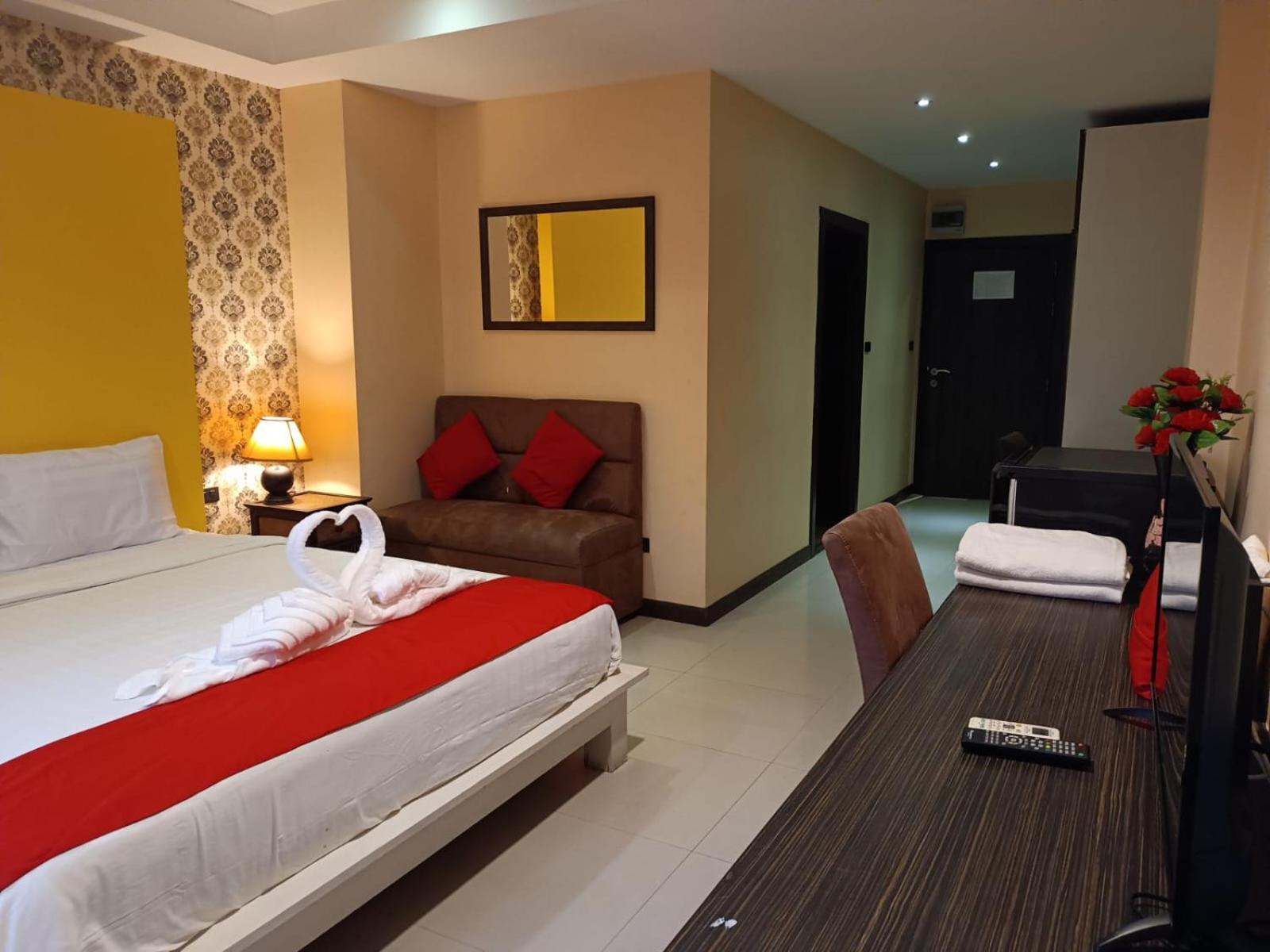 Aura Inn Rooms Патая Екстериор снимка